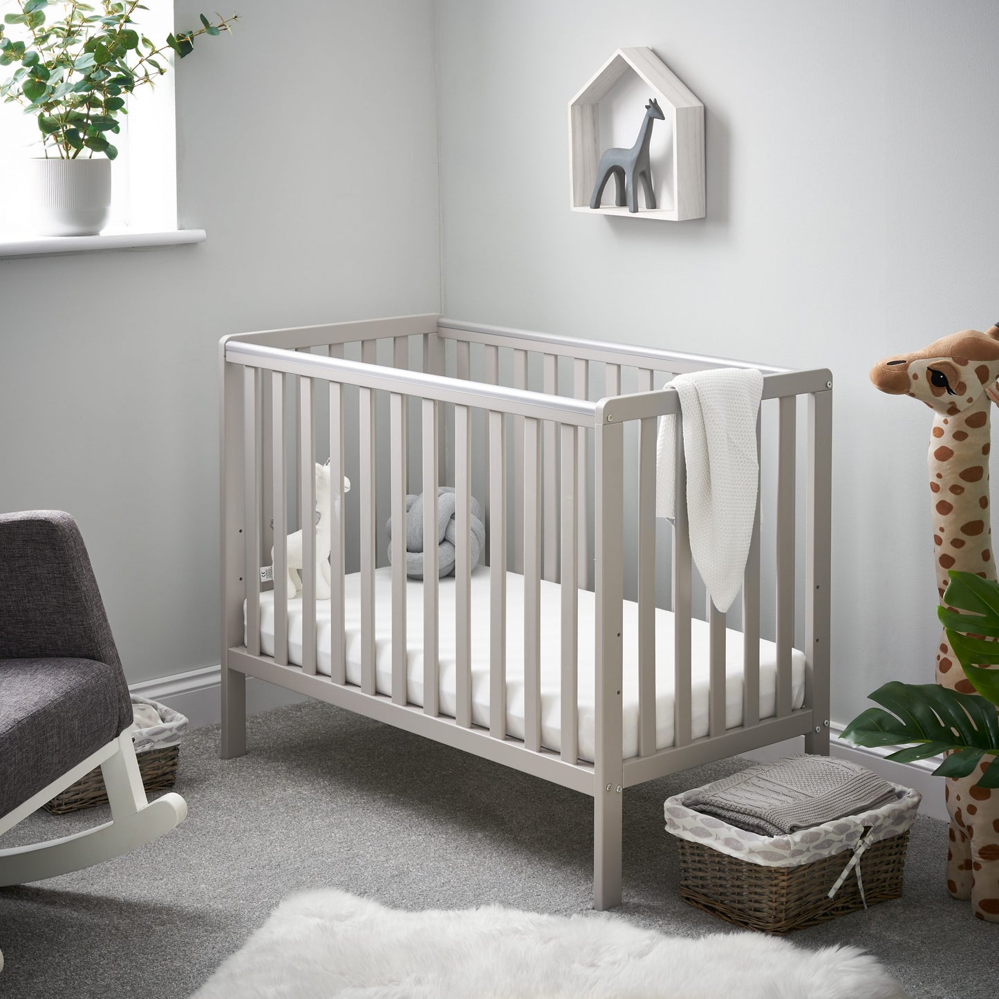 Obaby Bantam Space Saver Cot + Fibre Mattress - White 100 x 50