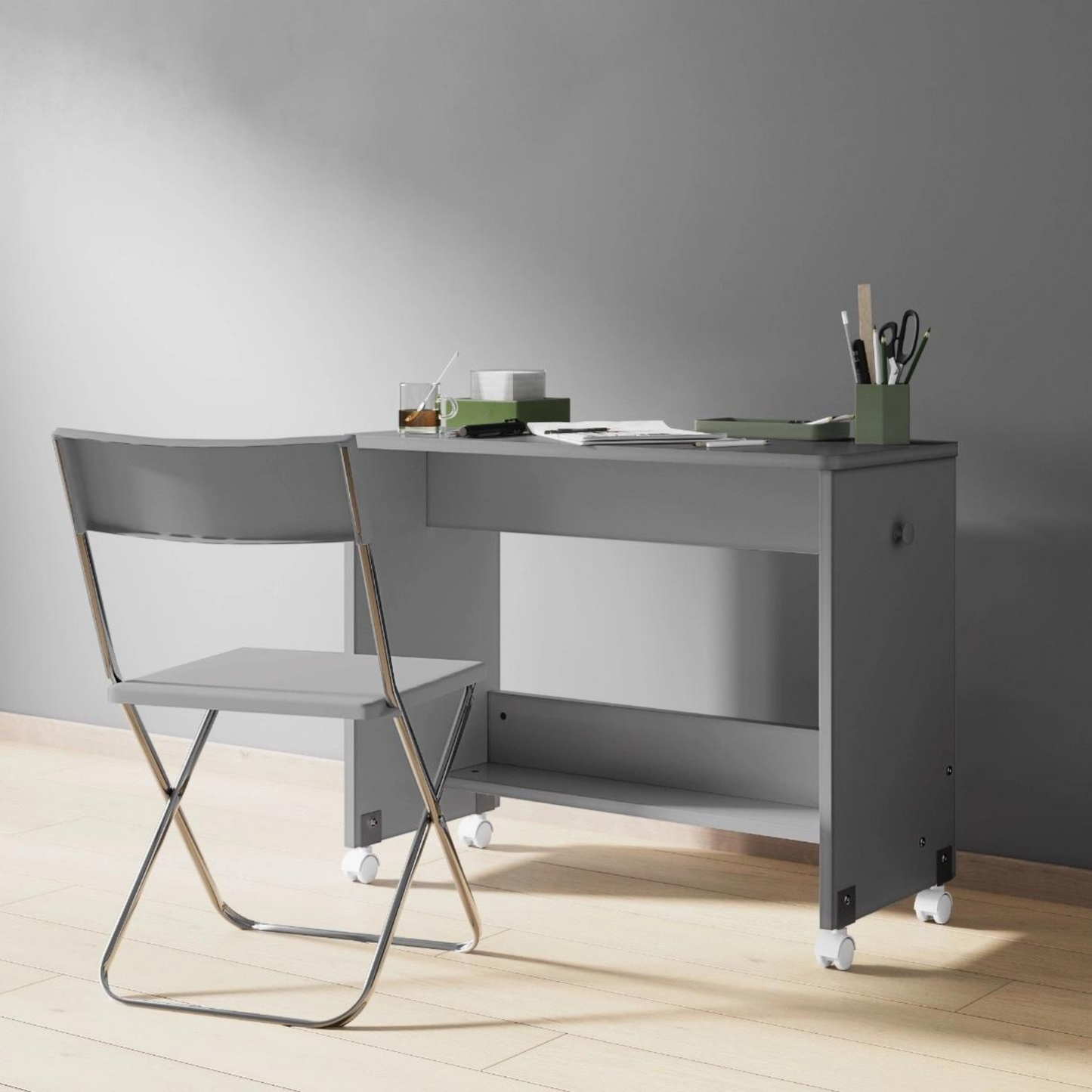 Flair Wizard Grey Pull Out Desk
