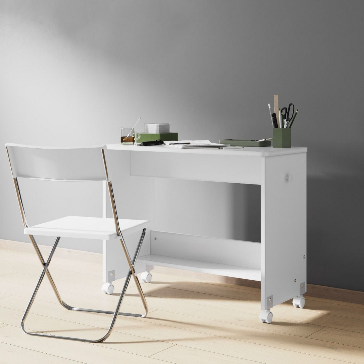 Flair Wizard White Pull Out Desk